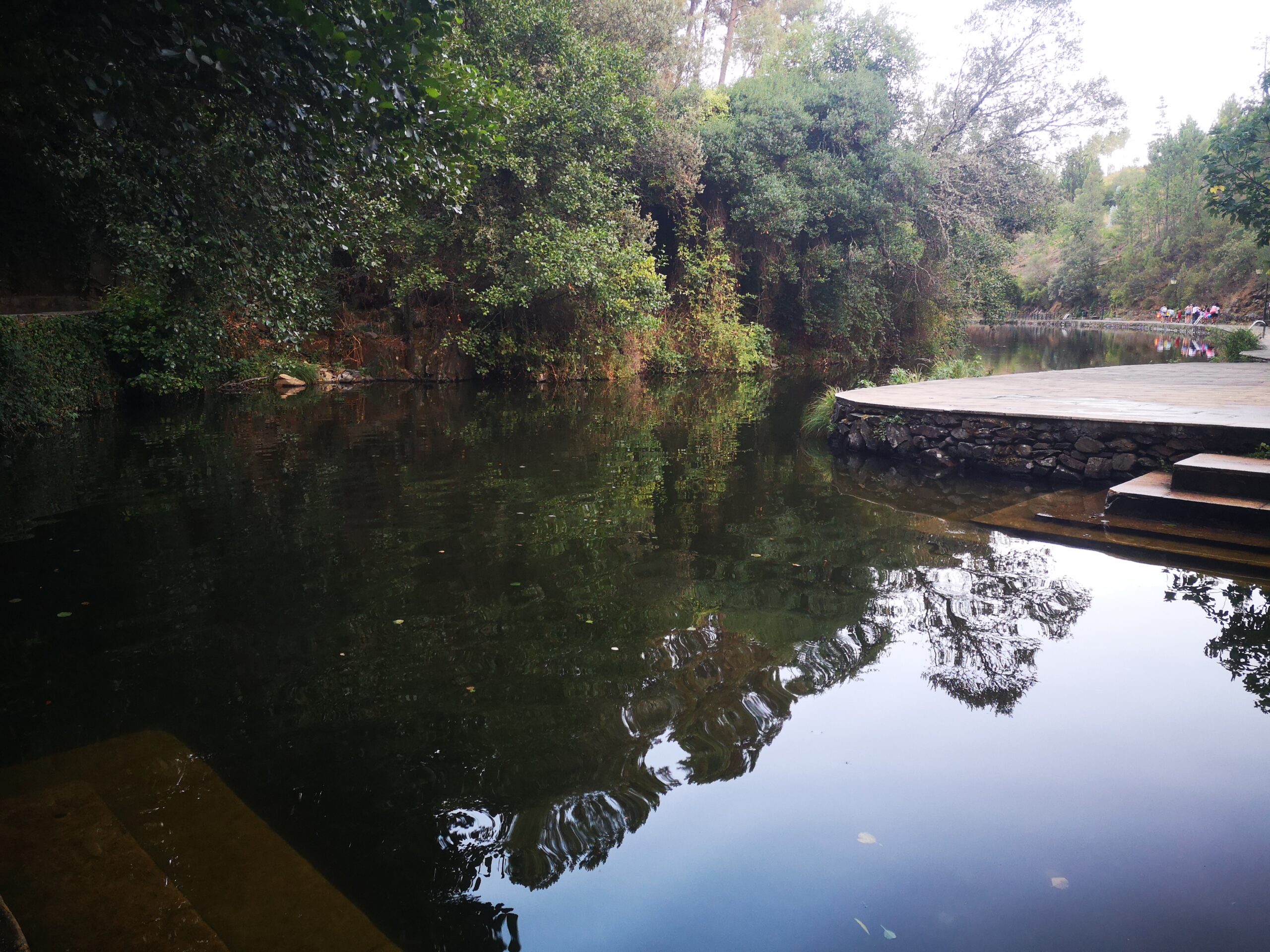 Praia fluvial da Fróia, com parte baixa para crianças