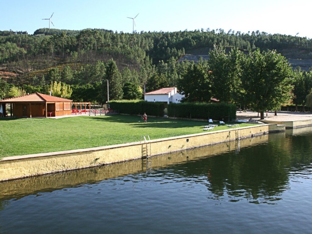 Água Cristalina Praia Fluvial da Aldeia Ruiva Alojamento local em Proença-a-Nova