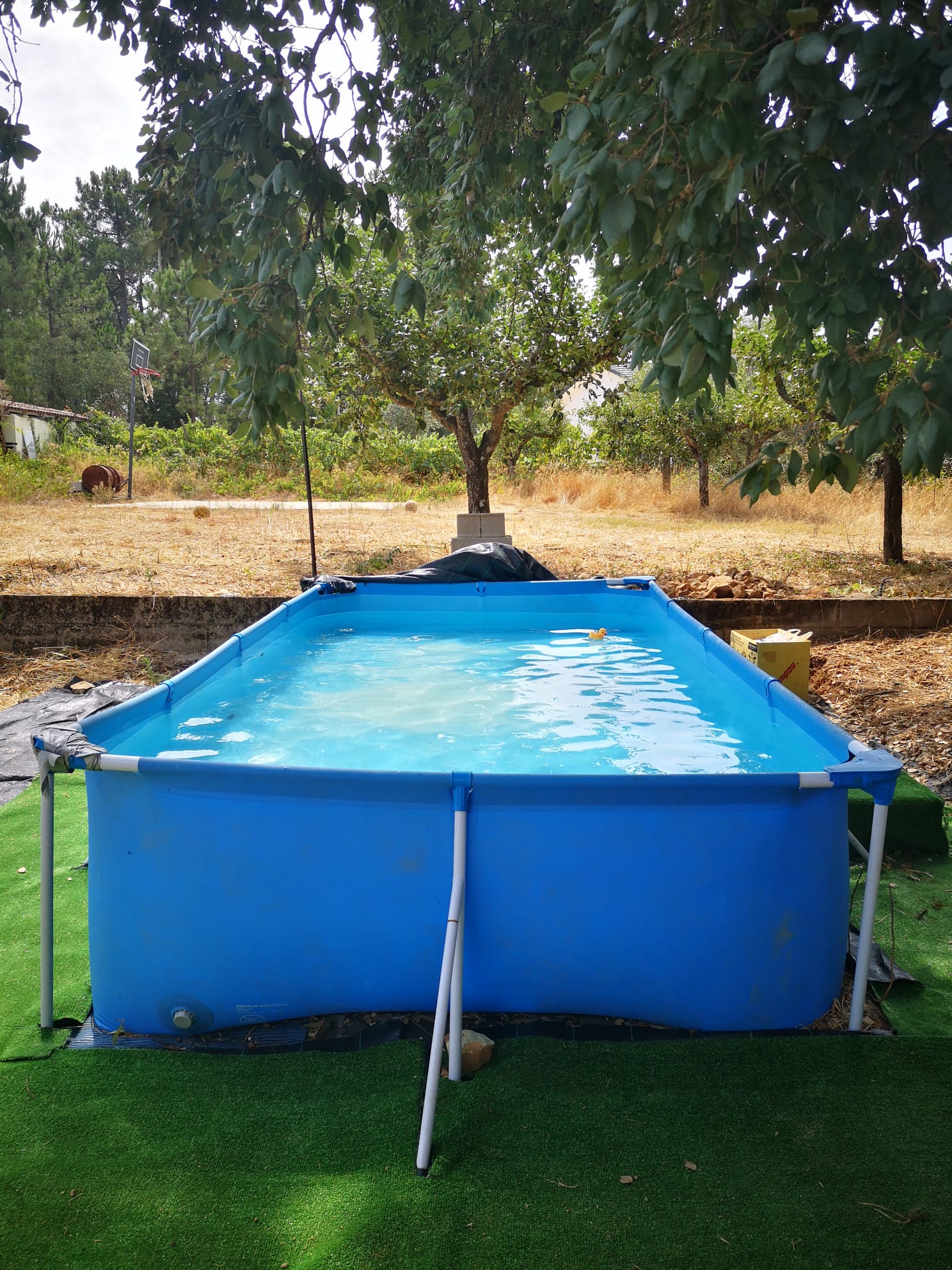 Piscina desmont�vel 4X2,1 CM na �rea de lazer.